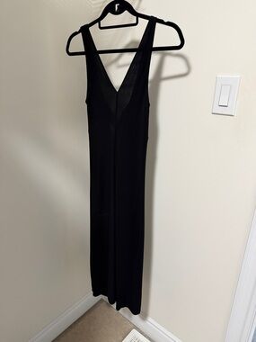 Massimo Dutti Classic Black Sleeveless V-Neck Maxi Dress never worn